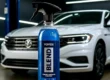 Cera Vonixx Blend Spray Wax 500ml com frasco em destaque ao lado de carro brilhante