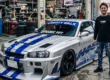alargado e rebitado da Liberty Walk dentro de uma oficina japonesa